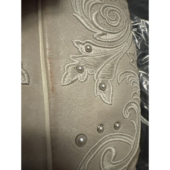 Shyanne Denisse Leather Western Boot Embroidery Snip Toe Cream 10B NWOB *READ* - Picture 3 of 11